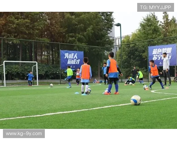 洋湖足球教练引领青少年踢出精彩人生共筑绿色运动梦想 洋湖足球教练引领青少年踢出精彩人生共筑绿色运动梦想